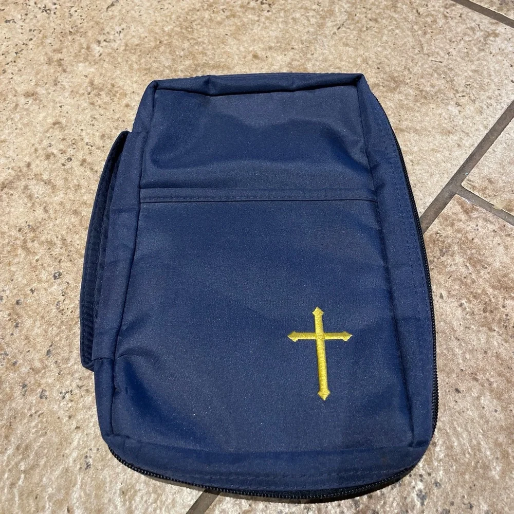 Navy blue bible cover - Picture 2 of 5